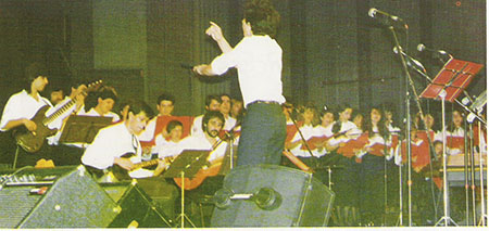 Manos Loizos concert